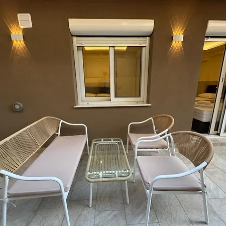 The Elegant Areti Apartman Olympiakí Aktí